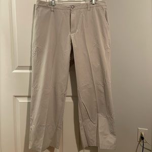 Men’s Theory pants. Size 38x30. Lightweight summer pants. Gently worn. No flaws.